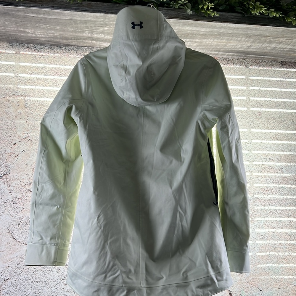 Small under Armour cold gear infrared small jacket. A626 - Picture 6 of 11